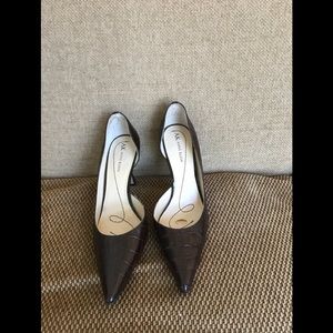 Beautiful brown Ann Klein pumps 3” heel